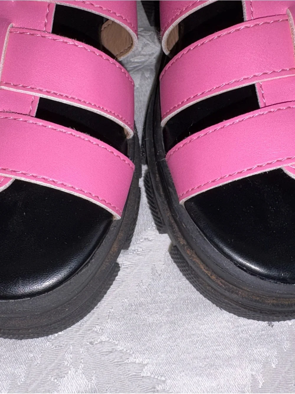 NWOT Old Navy Girls Chunky Faux-Leather Fisherman girls sandals